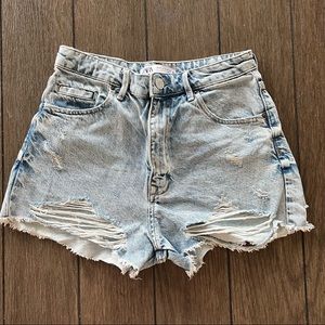 Lightwash distressed Zara Jean Shorts
